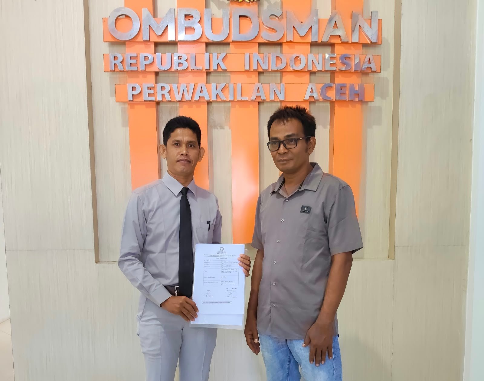 Sekdes Lueng Kuli Lengkapi Berkas Pengaduan di Ombudsman Aceh, Kuasa Hukum Soroti Dugaan Maladministrasi